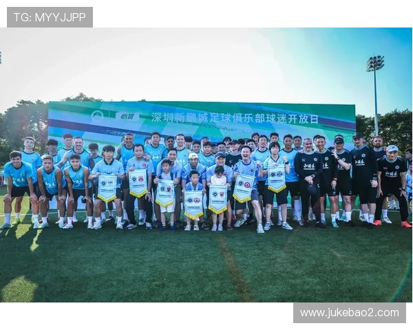 广州足球队状态变革引发热议球迷期待新篇章的崛起与挑战